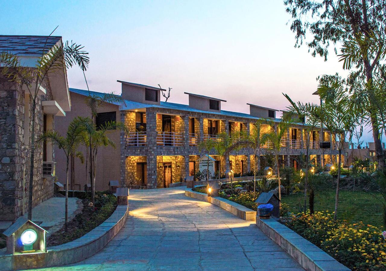 Tag Resorts The Banyan Retreat Rāmnagar Exterior foto